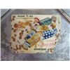 Image 5 : 3 ROYALTY ITEMS (2 TINS, 1 PLATE)