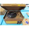 Image 1 : PHONOGRAPH TABLE & RECORDS (17.75 X 13 X 10)