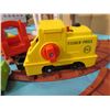 Image 4 : FISHER PRICE LIFT AND LOAD RAILROAD
