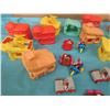 Image 8 : LOT OF ASSORTED TOYS AND FLINSTONES SET