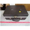 Image 1 : LOT OF 8 TRACKS WITH CASE (18)