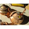 Image 3 : LOT OF 2 KETTLES, 4 COASTERS, LAMP BASE (ALL COPPER)