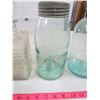 Image 2 : LOT OF 9 GLASS ITEMS (8 JARS, 1 DECANTER)