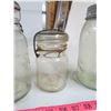 Image 8 : LOT OF 9 GLASS ITEMS (8 JARS, 1 DECANTER)
