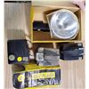 Image 2 : LOT OF 3 BROWNIE CAMERAS AND FLASH