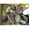 Image 2 : VINTAGE HARDWARE AND DOORKNOBS (SOME GLASS, SOME PORCELAIN)