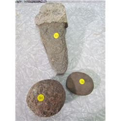 THREE ROCKS (FIELD STONE)