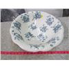 Image 1 : TWO WASH BASINS