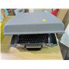 Image 1 : UNDERWOOD 450 TYPEWRITER (WITH CASE)