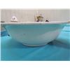 Image 2 : PORCELAIN WASH BASIN