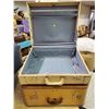 Image 1 : 2 VINTAGE SUITCASES