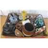 Image 2 : LOT OF COLLECTIBLES - S&P, VASES, MISC
