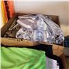 Image 3 : 2 BOXES OF FABRIC AND BASKET