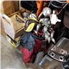 Image 1 : GOLF BAG W/ CLUBS SOME TAYLOR MADE
