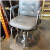Image 2 : GREY ORBIT SWIVEL CHAIR