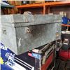 Image 2 : METAL TOOL BOX