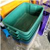 Image 3 : 7 RUBBER MATE TOTES AND LIDS