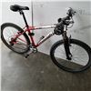 Image 3 : WHITE RED RALEIGH BIKE
