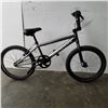 Image 1 : GREY DIAMONDBACK BMX BIKE