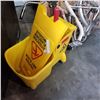 Image 1 : RUBBERMAID MOP BUCKET W/ WET FLOOR SIGN