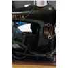 Image 3 : SINGER SPARTAN SEWING MACHINE IN CASE