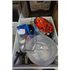 Image 3 : 2 BOXES OF KITCHEN APPLIANCES AND GLASS CAKE COVERS