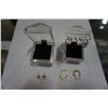 Image 1 : 2 EARRINGS STAMPED 10K