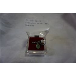 STERLING PEARL AND JADE PENDENT