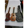 Image 1 : 2 UKULELES