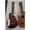 Image 2 : 2 UKULELES