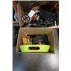 Image 1 : LARGE LOT OF ASSORTED HOUSEWARES AND KITCHEN ITEMS
