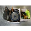 Image 5 : LARGE LOT OF ASSORTED HOUSEWARES AND KITCHEN ITEMS