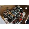 Image 4 : LOT OF 6 MOTOR CYCLE FIGURES