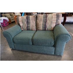 GREEN UPHOLSTERED LOVE SEAT BY LA STYLE