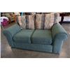 Image 1 : GREEN UPHOLSTERED LOVE SEAT BY LA STYLE