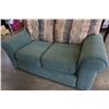 Image 2 : GREEN UPHOLSTERED LOVE SEAT BY LA STYLE