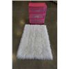 Image 1 : 3 DRAWER PINK ORGANIZER AND WHITE SHEEP SKIN RUG