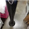 Image 3 : BLACK FLOOR LAMP