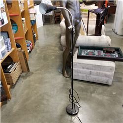BLACK FLEXIBLE HEAD FLOOR LAMP