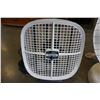 Image 2 : SEA BREEZE RETRO LOOK FAN AND PRESTO HEAT DISH