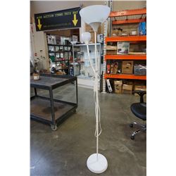 WHITE FLOOR LAMP W/ FLEXIBLE NECK