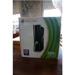 XBOX 360 250GB IN BOX