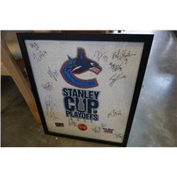 CANUCKS STANLEY CUP PLAY OFFS SIGNED TOWEL