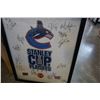 Image 2 : CANUCKS STANLEY CUP PLAY OFFS SIGNED TOWEL