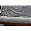 Image 3 : GREY FUTON
