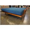 Image 3 : MISSION OAK STYLE FUTON