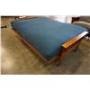 Image 4 : MISSION OAK STYLE FUTON