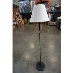 BLACK FLOOR LAMP