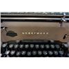 Image 2 : UNDERWOOD TYPEWRITER