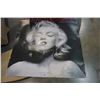 Image 3 : 11 MARILYN MONROE MOVIES AND CALENDAR